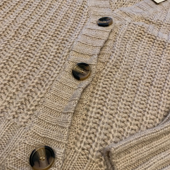 Beautiful NWT M/L. Oversized chunky grandpa sweater, cardigan - Picture 7 of 8